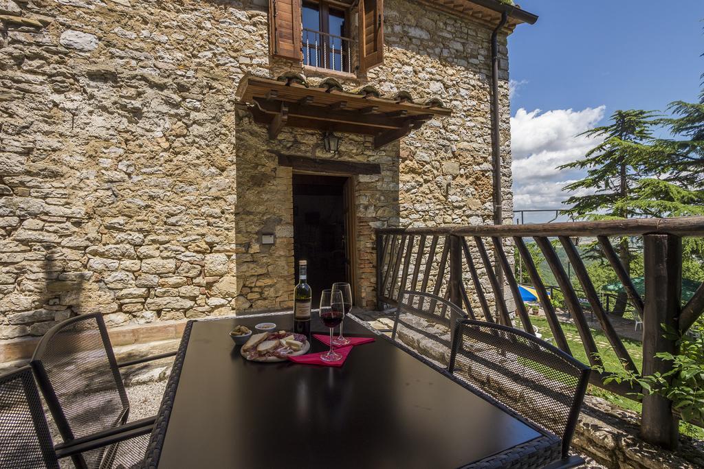 Agriturismo Monte Acuto Umbertide Phòng bức ảnh